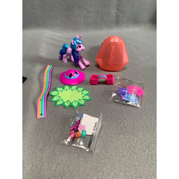 My Little Pony Lizzy Moonbow Unicorn Crystal Adventure Play Set - Picture 10 of 10